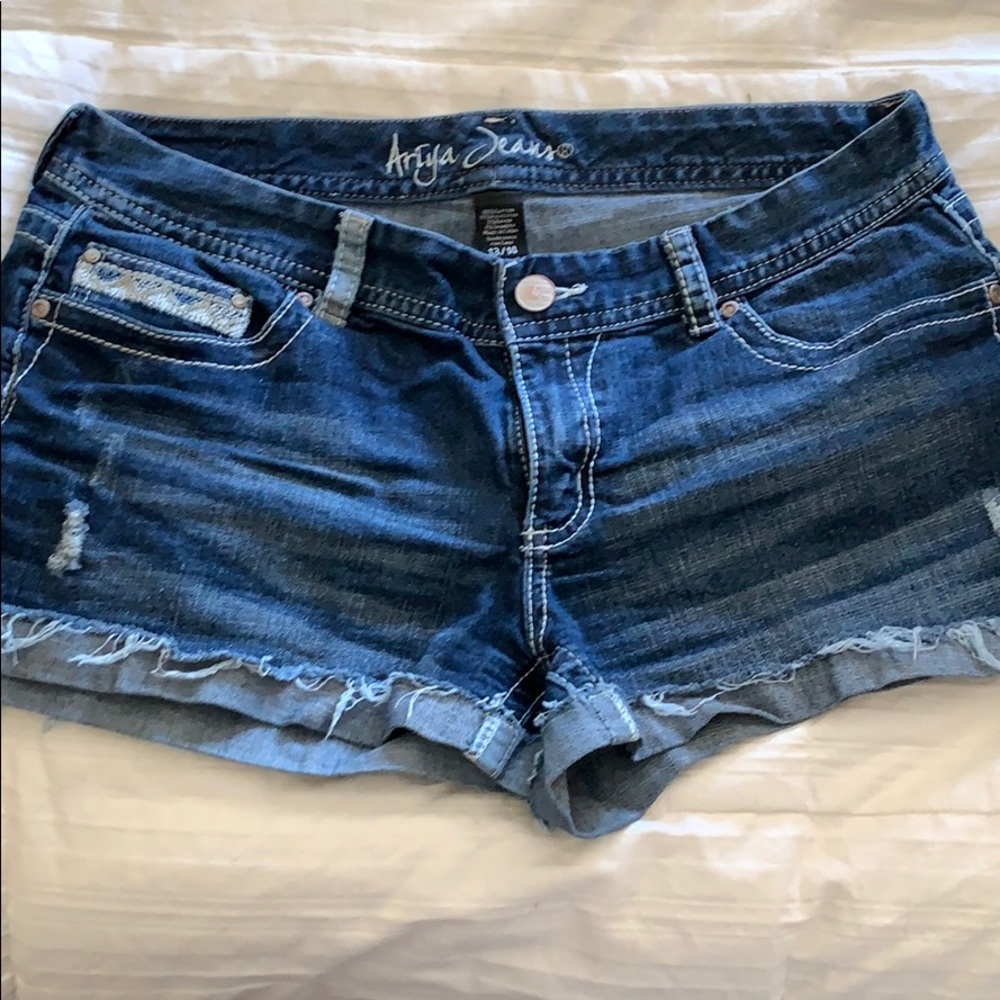 Ariya distressed blue jean shorts